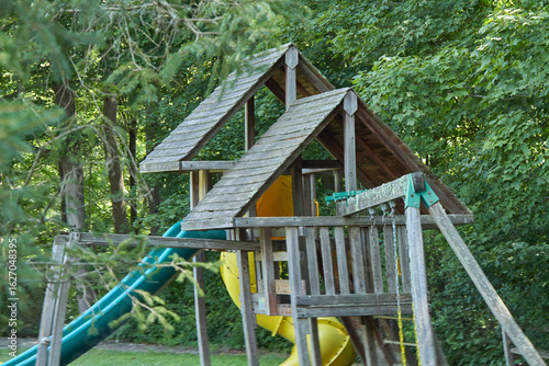фотографія Deteriorating Play Set