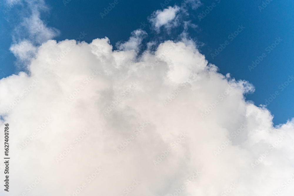 Obraz premium sky clouds and sea
