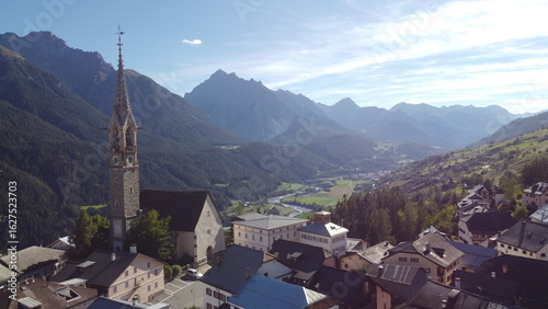 Canvastavla The village Sent in beautiful Engadin in Switzerland