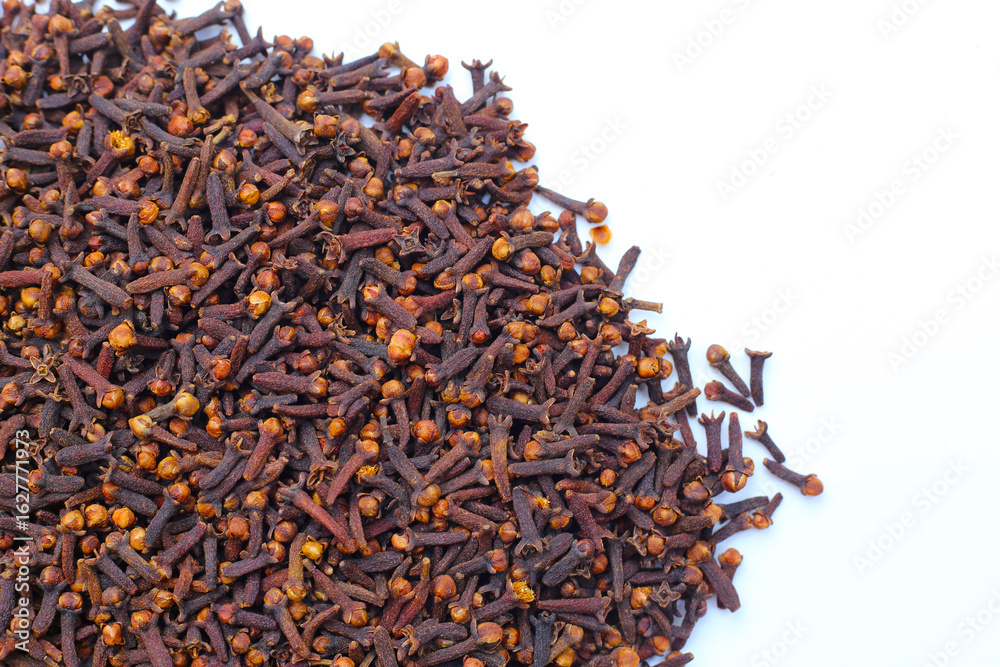 Obraz premium A spice of dried cloves, herbal medicine plant