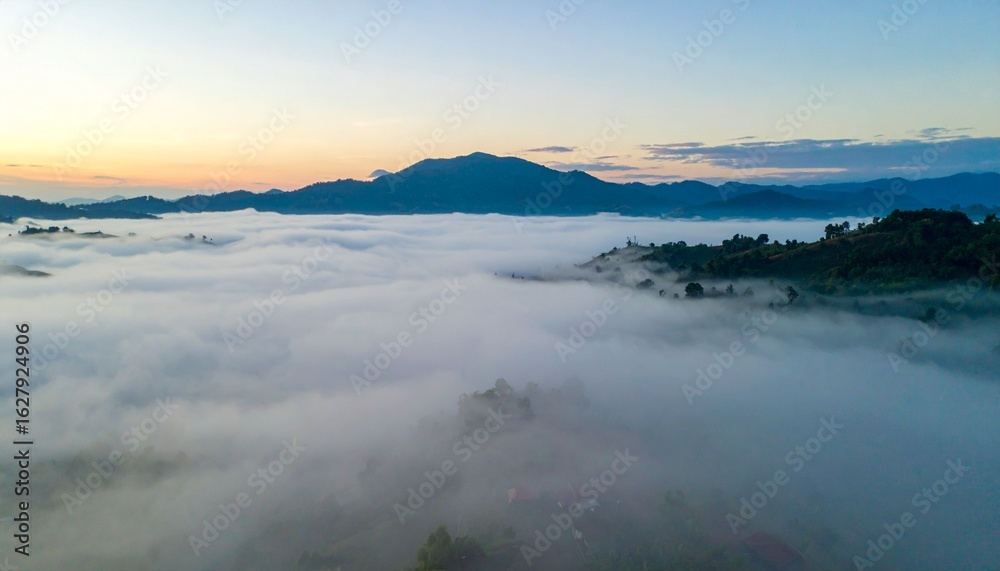 Obraz premium sunrise in the mountains