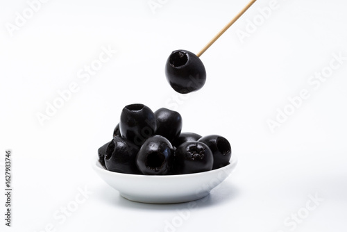 Platillo de aceitunas negras sin hueso