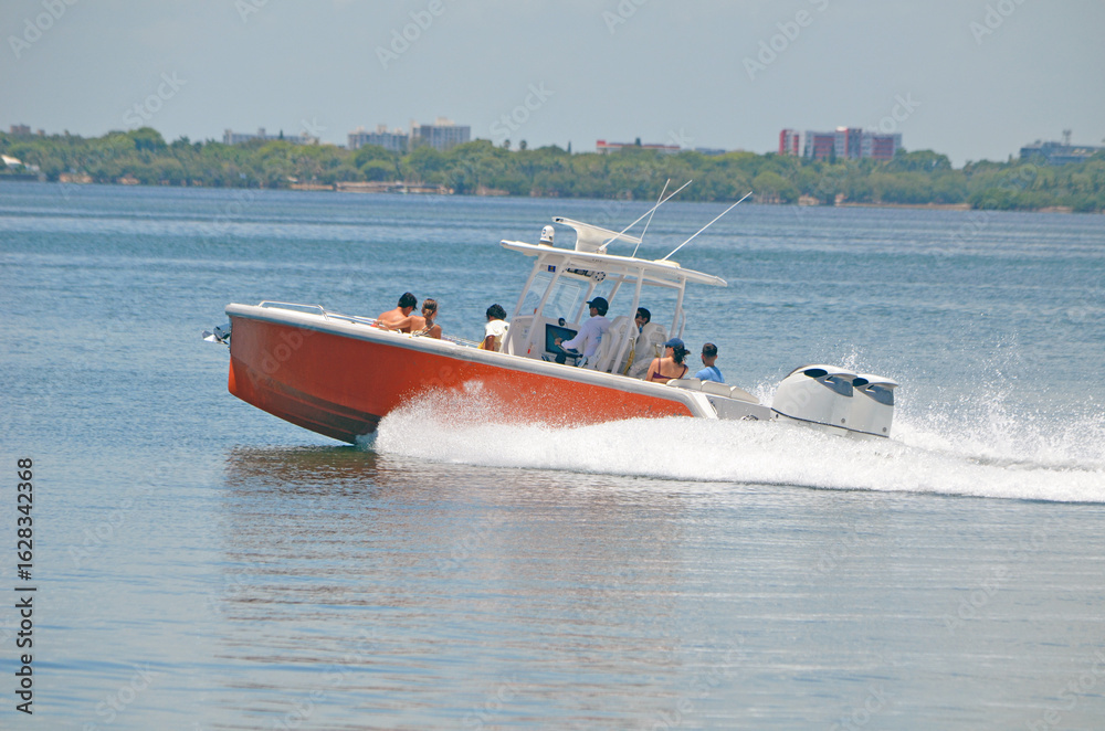 Obraz premium Motor Boat on the Florida Intra-Coastal Waterway