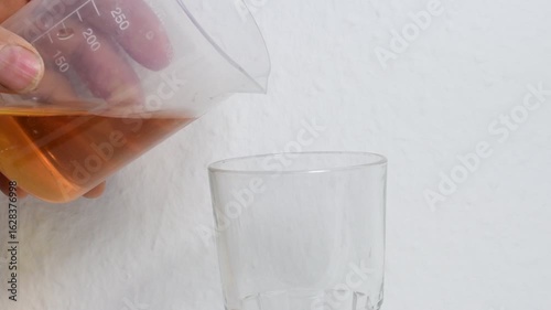 pH measurement in apple cider vinegar