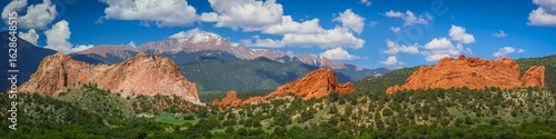 Photos Panoramic view of Garden of the Gods with Pike's Peak in the background outside
