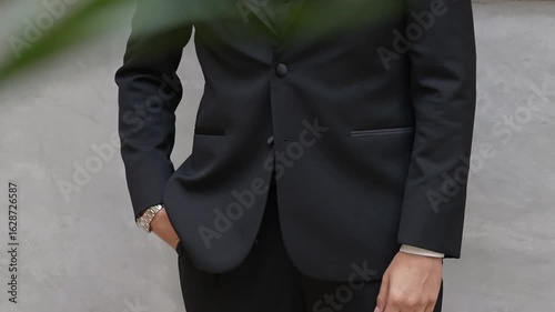 GroomCloseUp_Sony25_13