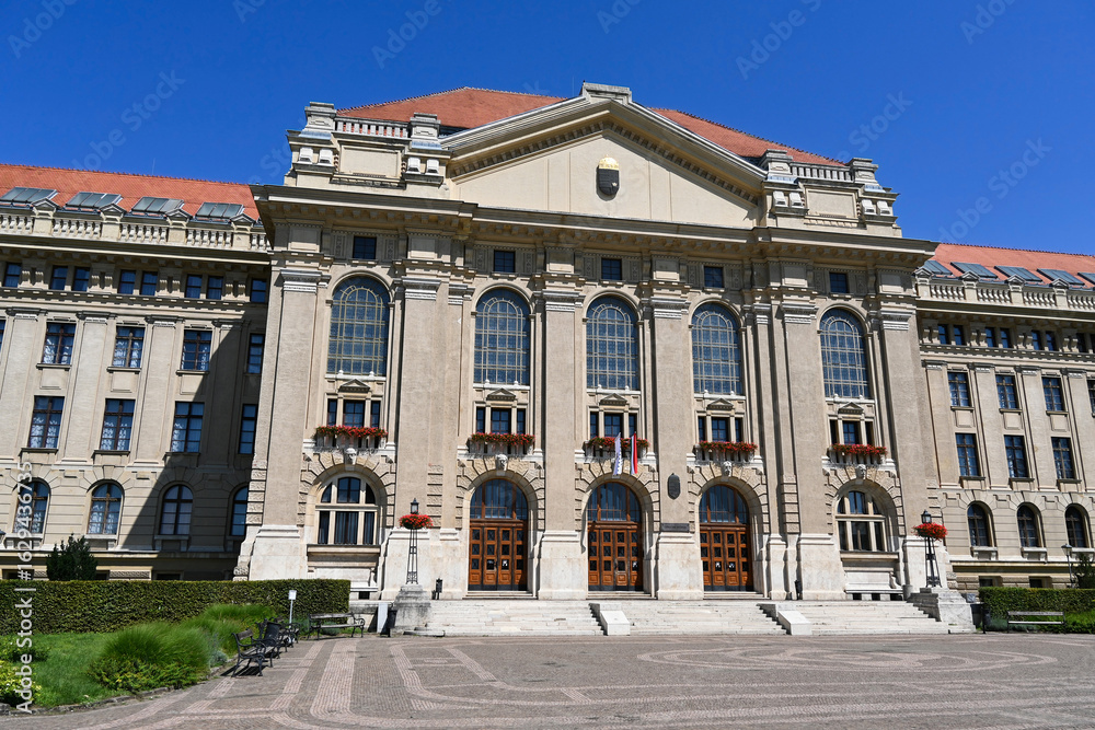 Obraz premium Building of the university in Debrecen, Hungary