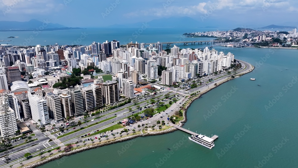 Obraz premium Florianopolis Skyline In Florianopolis Santa Catarina Brazil. City Skyline Showing Modern And Traditional Architecture. Metropolitan Skyline Panoramic City View Stunning.
