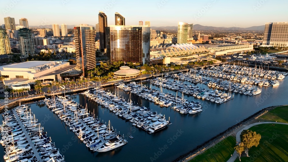 Obraz premium Sunset Coast City In San Diego California United States. Bird Eye View Of A Amazing Coastal Beach In The Summer Holiday. Building Town Sky Clouds Illumination Urban. Town Illumination.