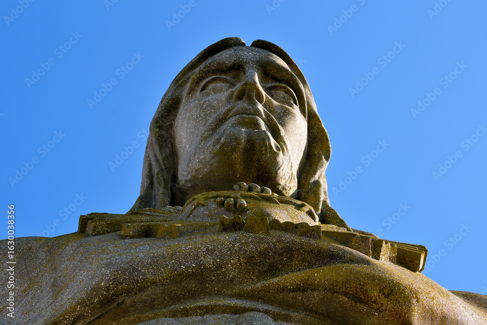 Obraz premium National Sanctuary of Christ the King (Cristo Rei), a Catholic monument and shrine located in Almada, Portugal, opposite Lisbon