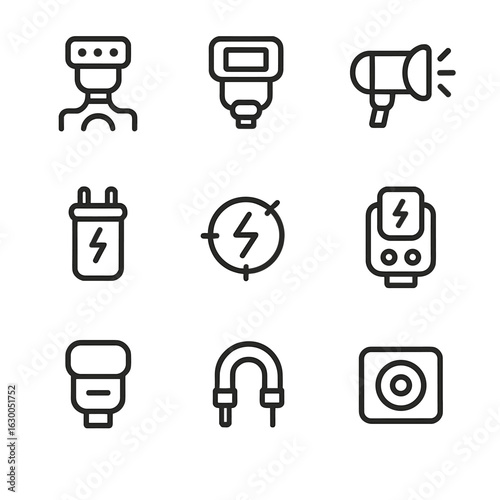 Flash Technology Icons. Outline icon set of flash technology: LED flash, xenon flash, strobe light, flash capacitor, flash sync,