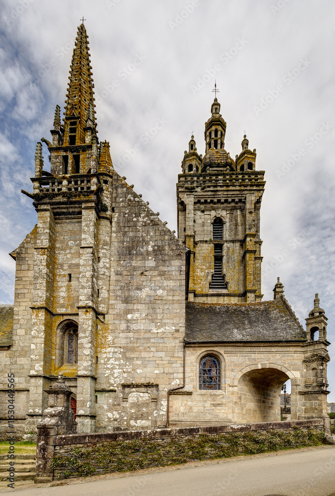 Fototapeta premium Enclos paroissial de Saint-Thégonnec dans le département du Finistère - Bretagne