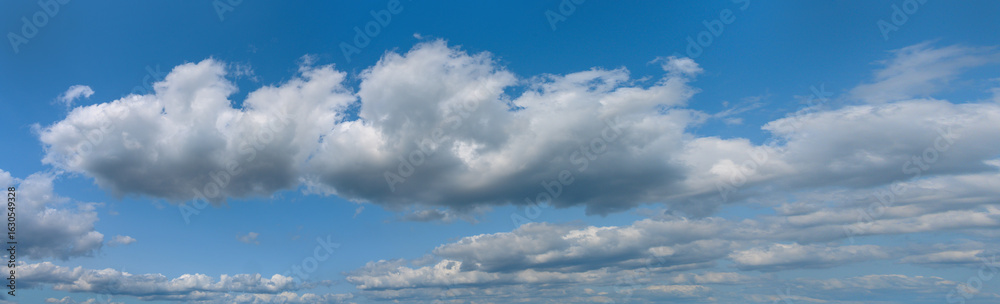 Obraz premium Panorama Wolkenformation über Felder Marburgs 