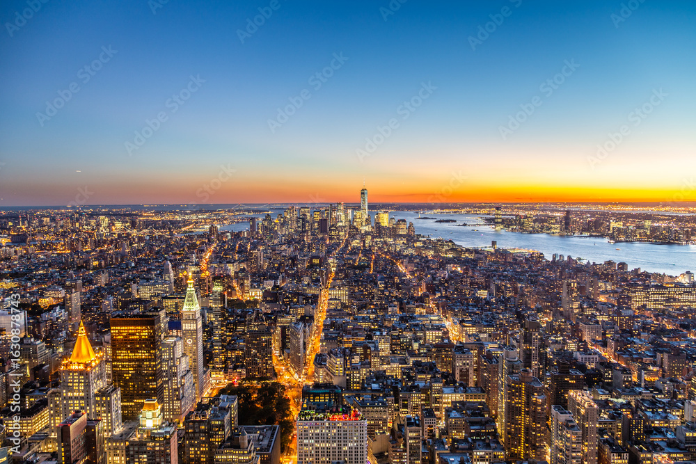 Fototapeta premium specular skyline view of New York