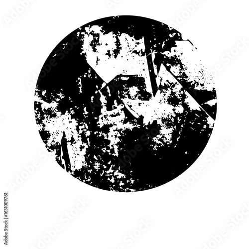 Vector Abstract fractured circle with sharp peaks.