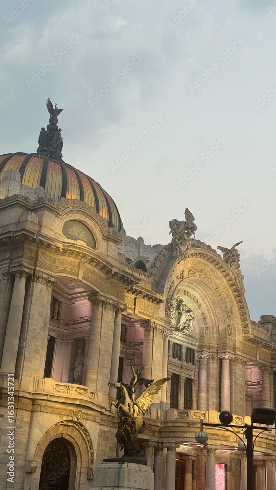 Fototapeta premium Palacio de Bellas Artes, Centro Histórico de la Ciudad de México