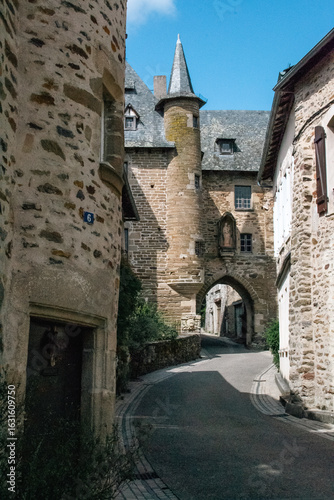 Ruelle dans la ville d'Uzèrche