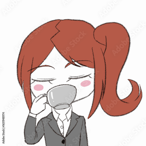 飲み物を飲むスーツを着た女性