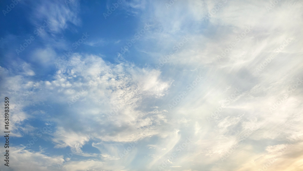 Fototapeta premium blue sky with clouds wallpaper