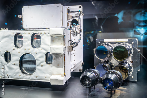 MOMS-02, camera, lenses, captured, colour, stereoscopic, images, Earth, surface, during, German, Spacelab, mission, D2, US, space, Shuttle, Columbia, 1993, Deutsches, Museum