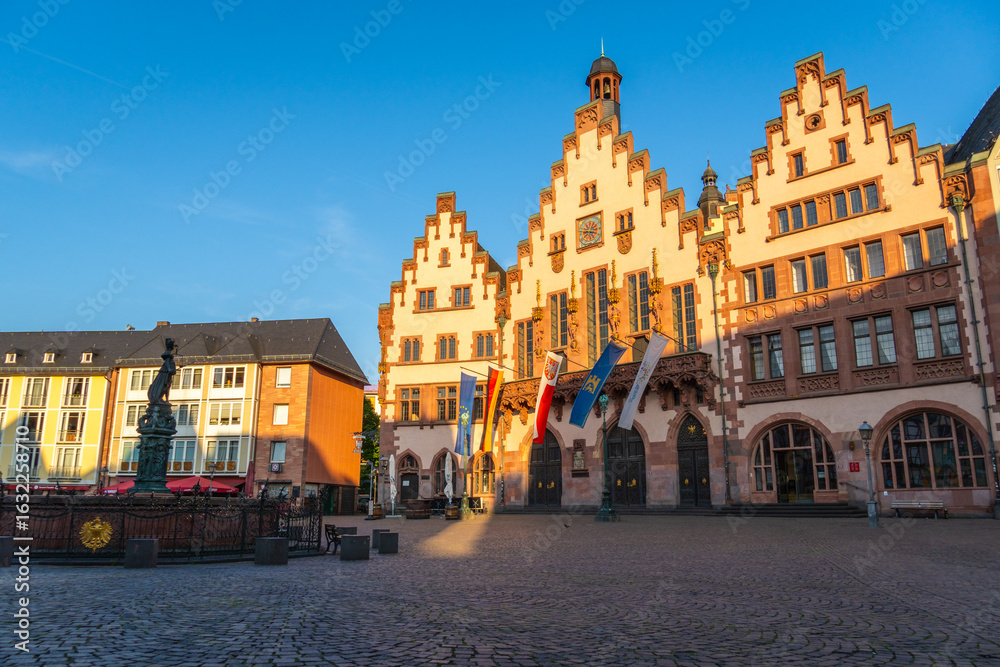 Fototapeta premium Justice Fountain and Romerberg Main Square. Altstadt Old Town in Frankfurt City in Morning. Hesse, Germany