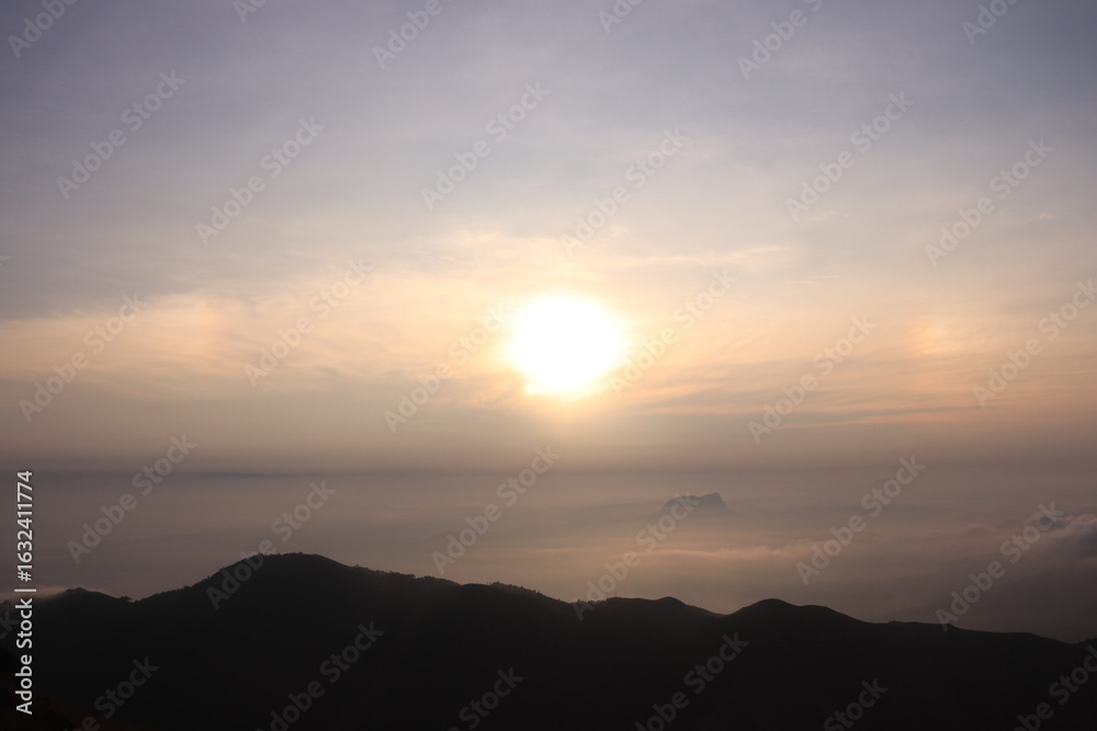 Fototapeta premium sunrise, sea of fog