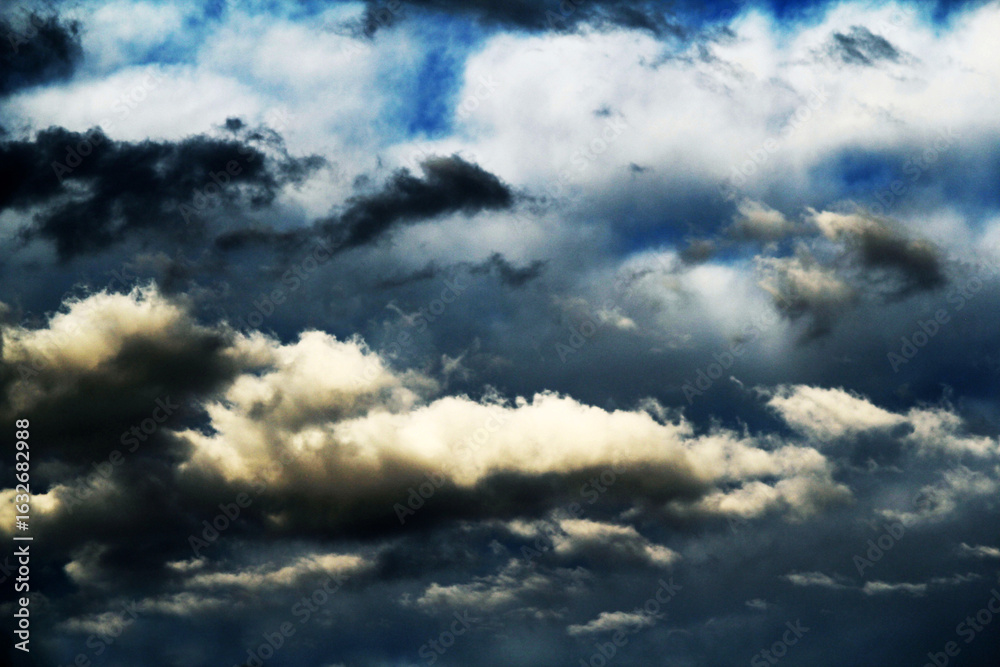 Fototapeta premium Cumulus Clouds on a blue sky