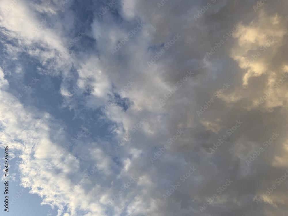 Fototapeta premium Clouds sky cloudscape weather cloudy heaven Cloud summer sunlight horizon day white atmosphere beauty light freedom environment dawn Himmel Sonnenuntergang Wolken Sonne Sommer bewölkt Gewitter