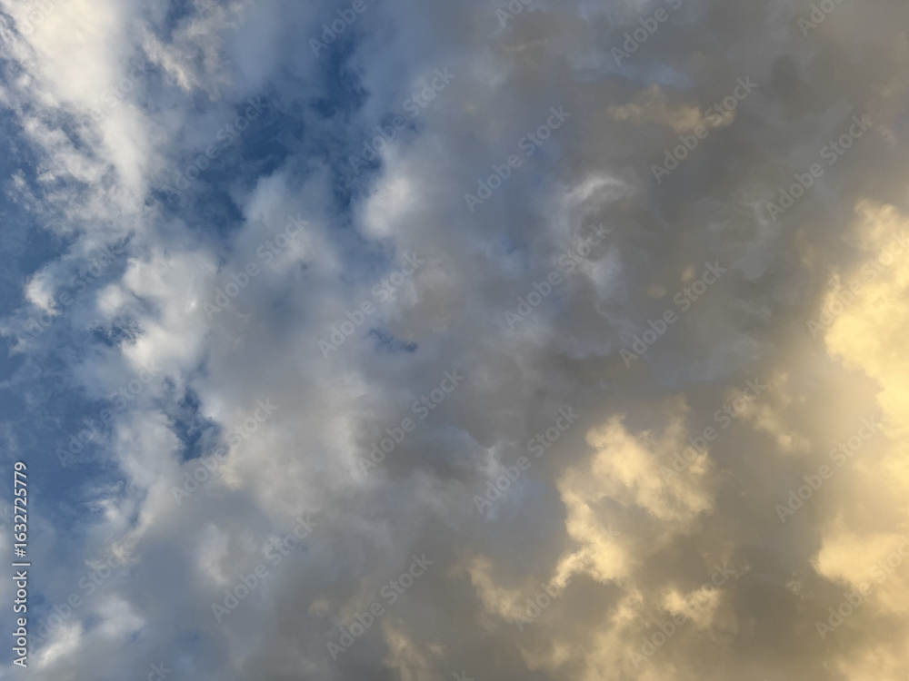 Fototapeta premium Clouds sky cloudscape weather cloudy heaven Cloud summer sunlight horizon day white atmosphere beauty light freedom environment dawn Himmel Sonnenuntergang Wolken Sonne Sommer bewölkt Gewitter