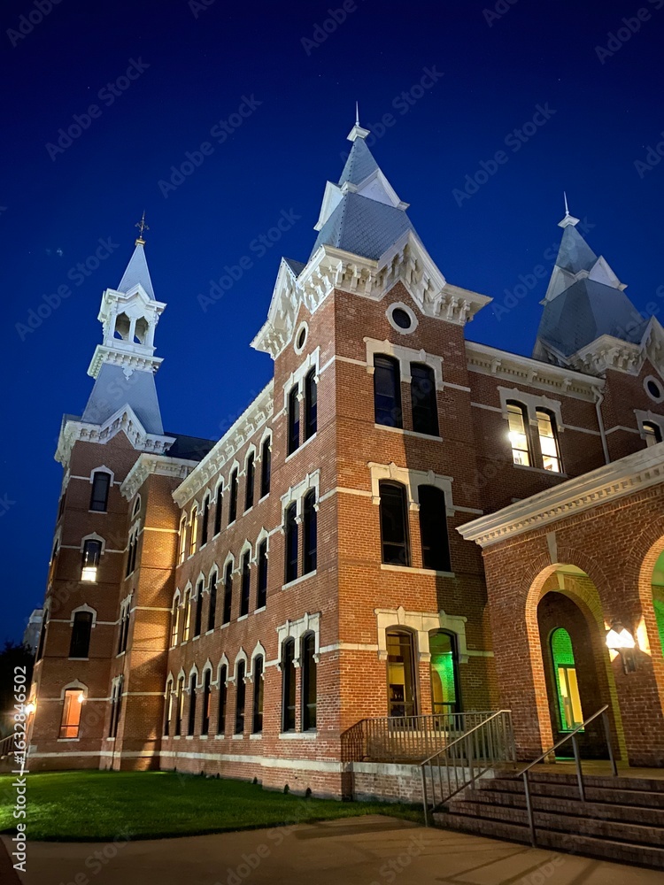 Naklejka premium University skyline at sunset hour 