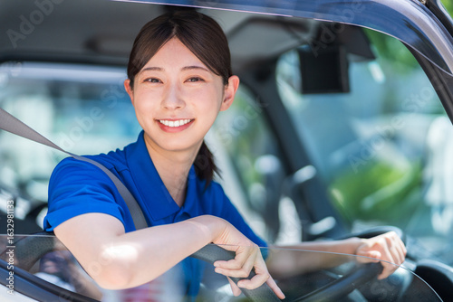 トラックドライバーの女性。