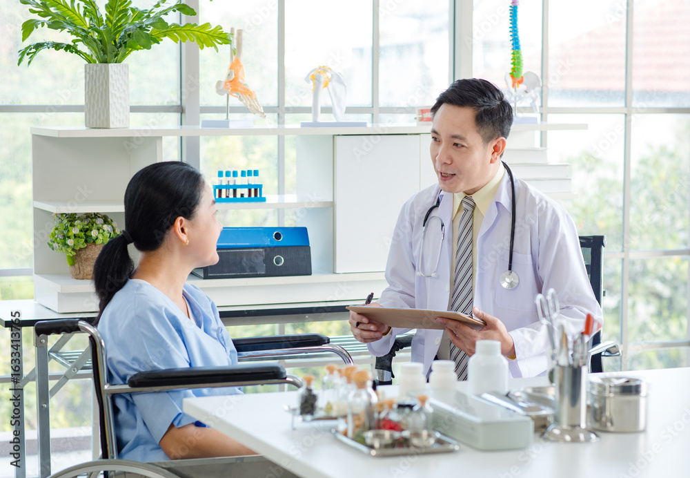 Obraz premium Asian male doctor in white coat with stethoscope, consulting explain medications to senior female patient professional support trust healthcare checkup, insurance treatment wellness in hospital clinic