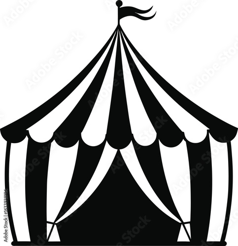Le chapiteau de cirque rouge affiche un grand festival de carnaval de millésime amusant sous le ciel