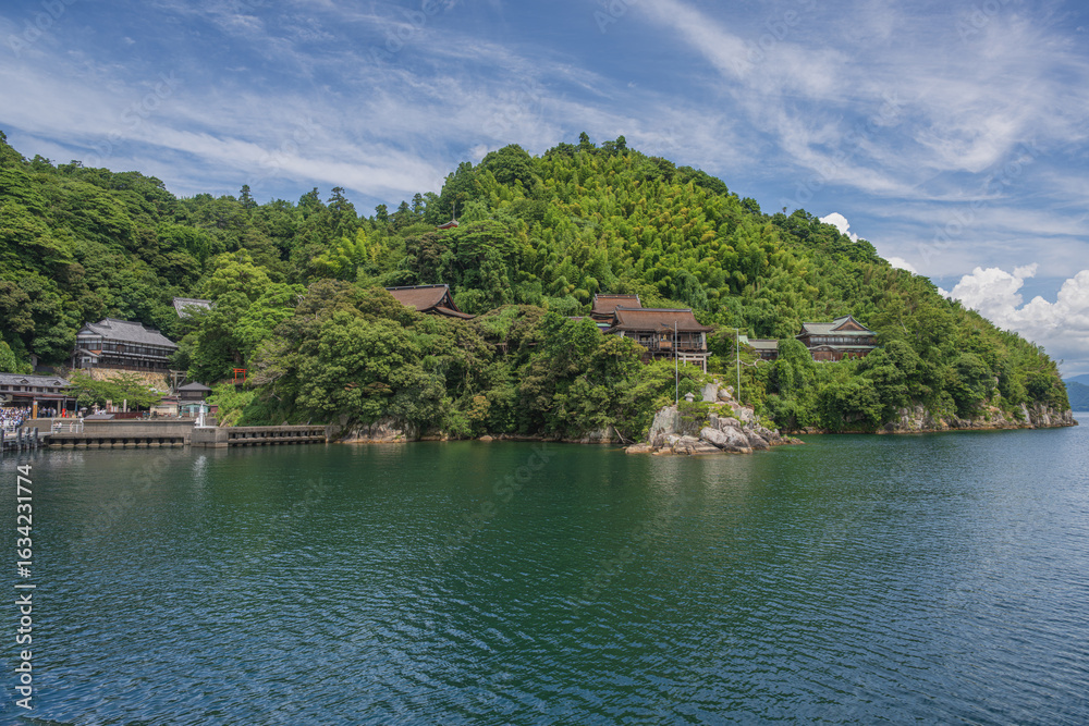 Fototapeta premium 琵琶湖八景 竹生島の風景