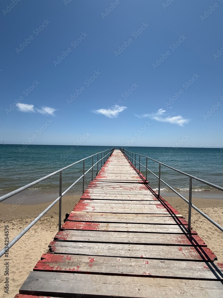 Obraz premium pier on the sea