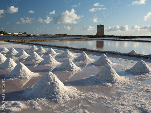 saline di Trapani, mucchi di sale