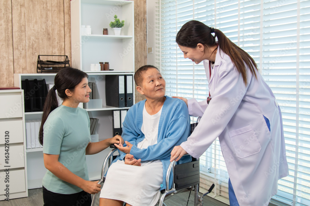 Obraz premium Doctor examines senior woman in clinic, physician welcome elderly patient with breast cancer, grandchild sit beside, family care enhances independence, wellbeing, healthcare alzheimer trauma woman
