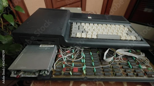 Retro Tech Retreat – A 90s Computer in the Wild