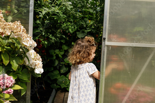 A curious child discovers t...