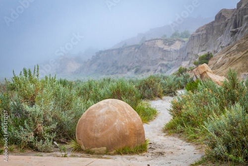 Obraz na plátně Serene view of unique Cannonball concretions in Roosevelt National Park North co