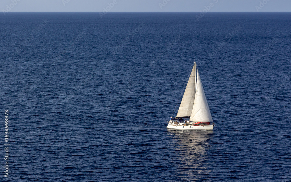 Obraz premium Voilier en mer, Calvi, France