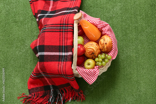 Outdoor picnic basket with ...