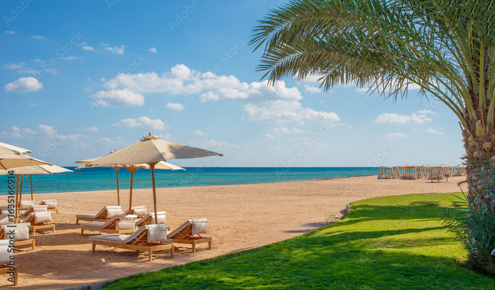 Φωτογραφία views of sunny sahl hasheesh with sea and shore for banner background
