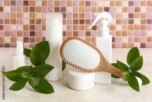 Composition with hair brush...