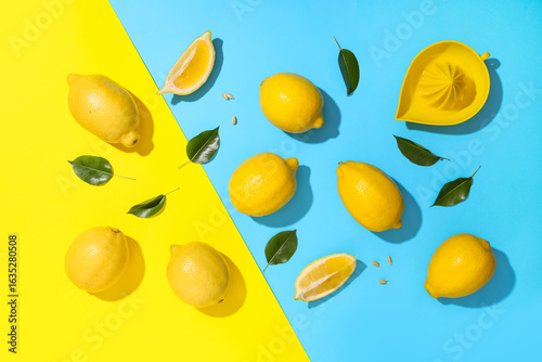 Fresh yellow lemons and cit...