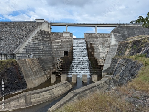 Wallpaper Mural Hinze Dam, Queensland, Australia Torontodigital.ca