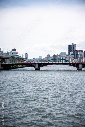 隅田川の橋と東京の空