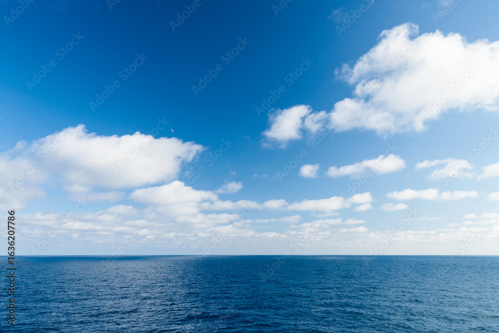 Obraz premium Cloud landscape over the sea