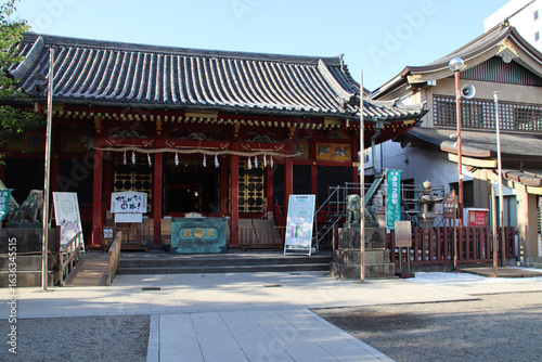 Photography shinto temple (asakusa-jinja) in tokyo in japan