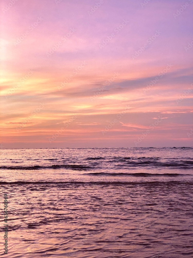 Obraz premium sunset over the sea